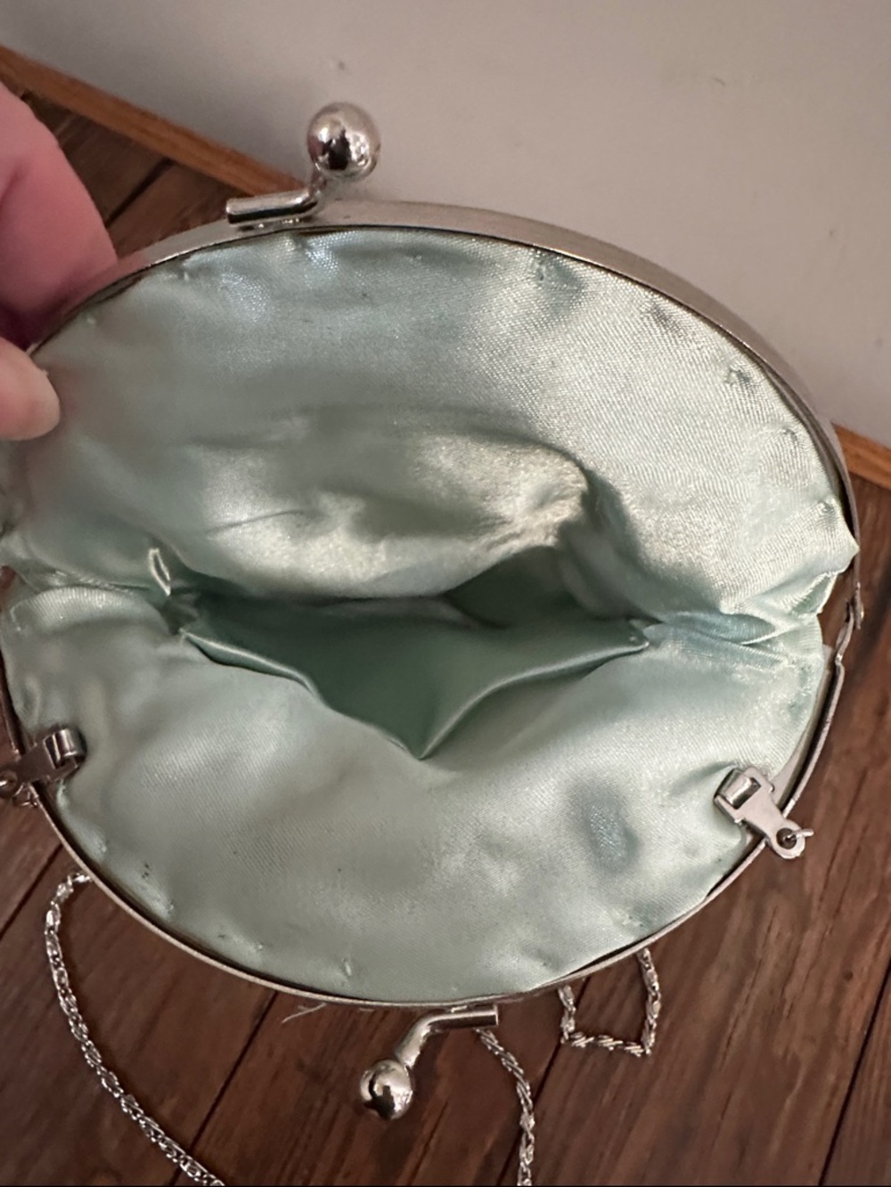 Iridescent Teardrop Beaded Sequin Evening Clutch - Picture 4 of 6